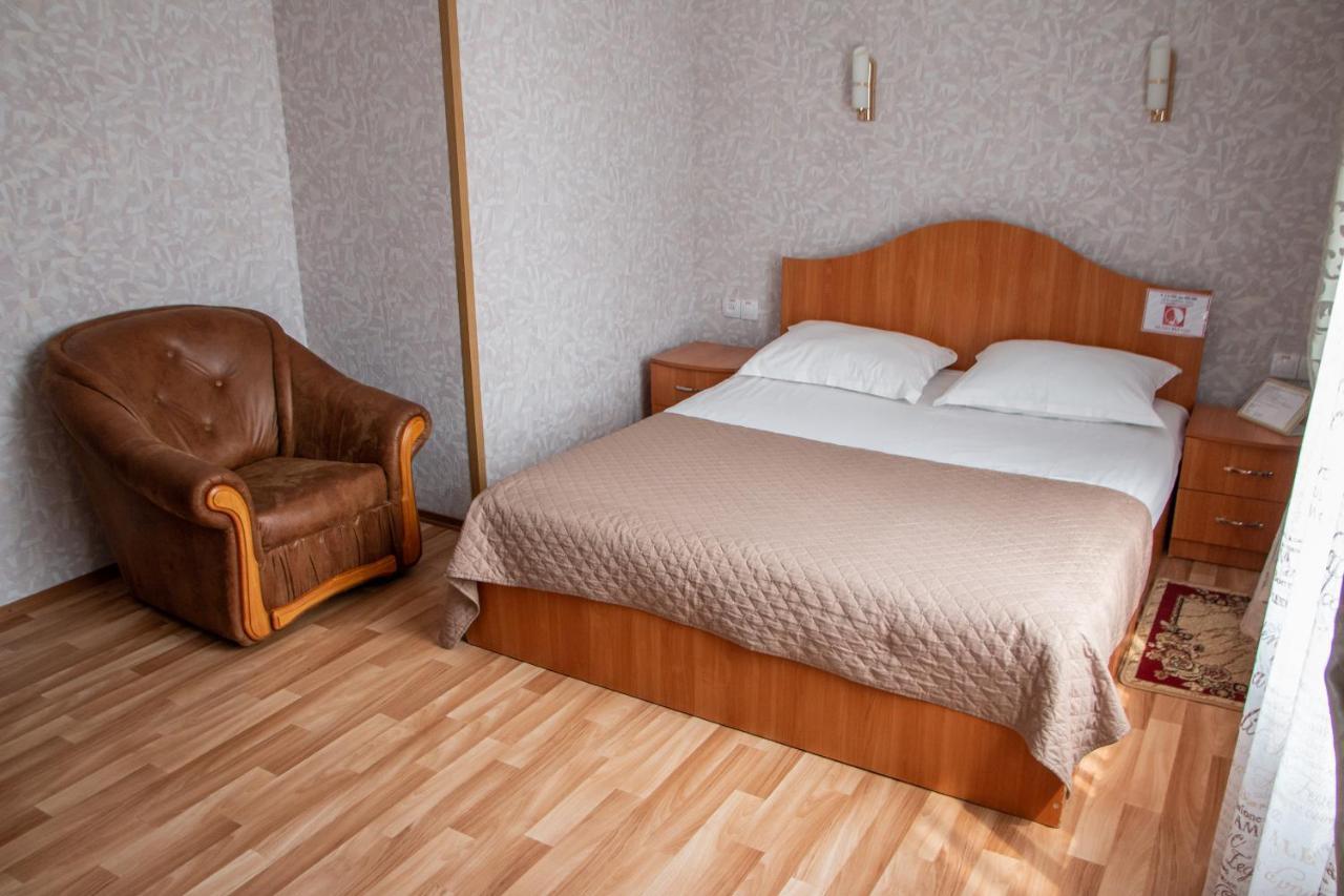 Гостинний Двір "Марія" Hotel Kirovograd Exterior foto